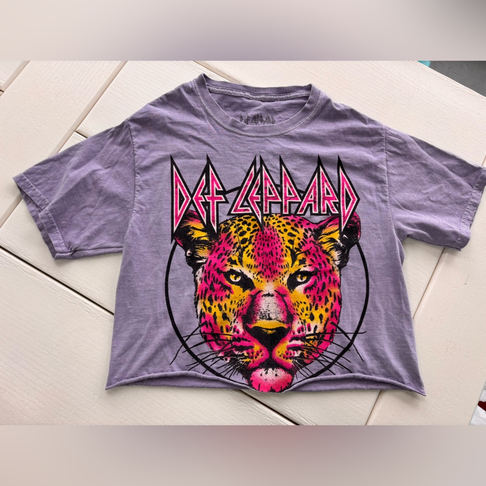 Purple Cropped Def Leppard Graphic Tee